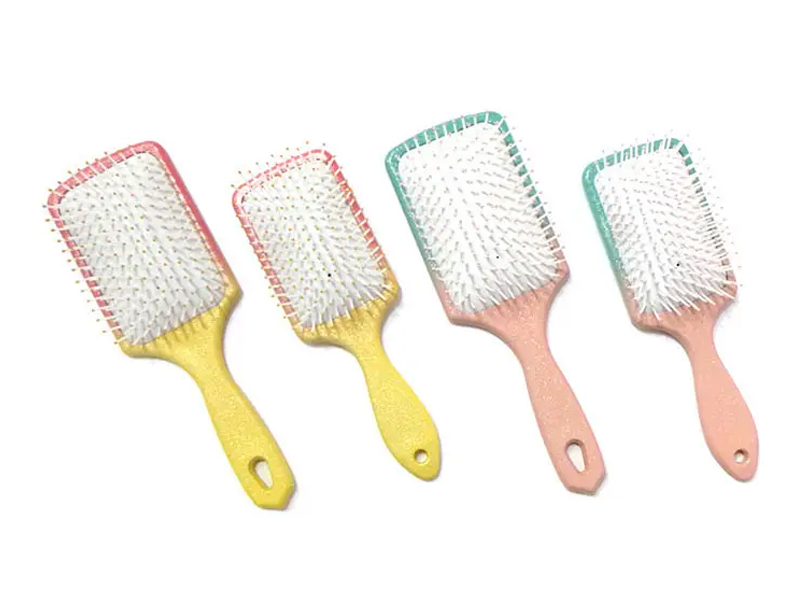 Prostownica do włosów z plastikowym włosiem